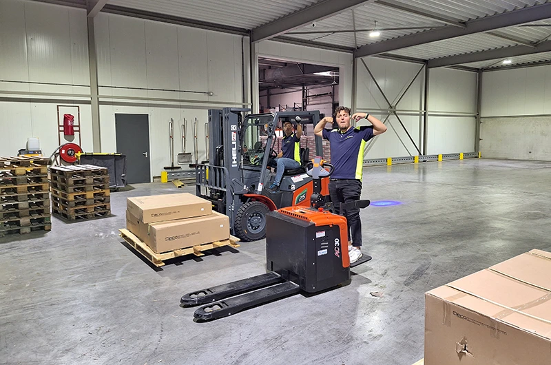 Lossers met heftrucks